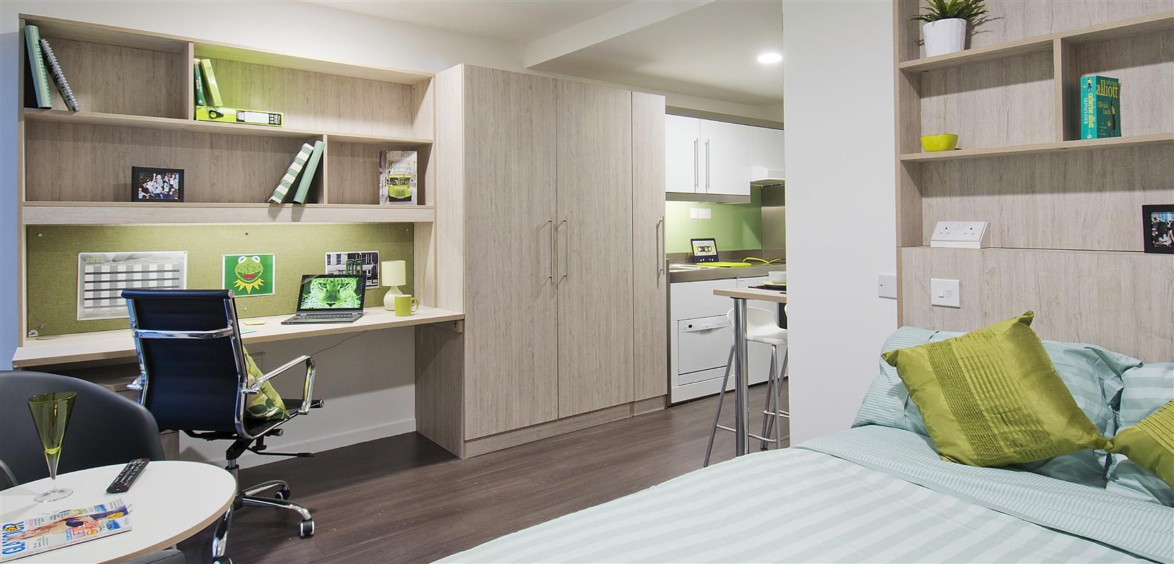 Student London, Iq Bloomsbury Student Source